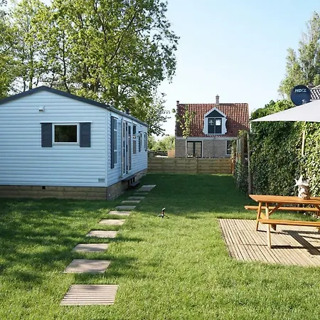 Holiday park Vakantieverblijf Aan De Dijk