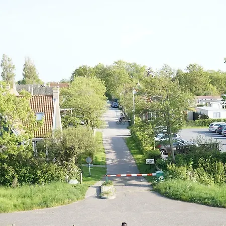 Vakantieverblijf Aan De Dijk Tatil parkı